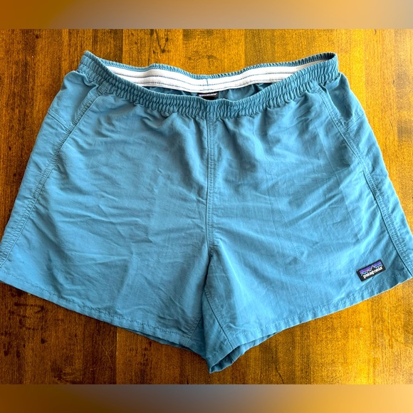 Patagonia Pants - Women’s Patagonia Baggies 5” Medium